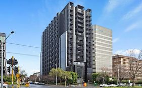 Complete Host Leopold Apartments