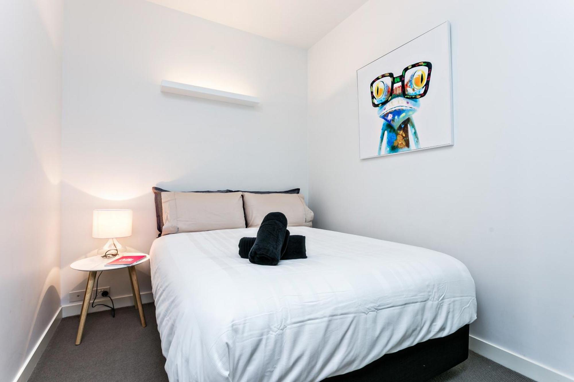 Complete Host Leopold Apartments Melbourne Room photo