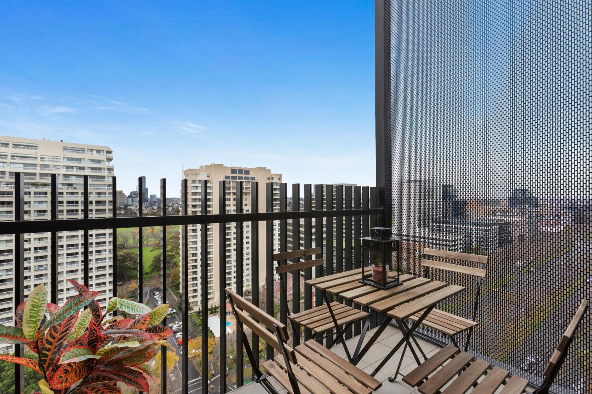 Complete Host Leopold Apartments Melbourne Room photo