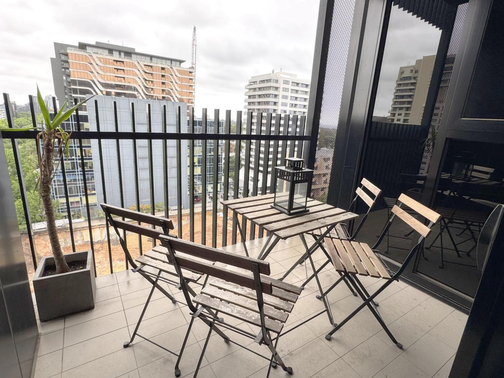 Complete Host Leopold Apartments Melbourne Room photo